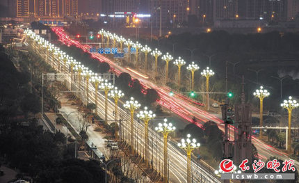 長(zhǎng)沙首條智慧路燈示范段，有“顏值”，更有“才華”