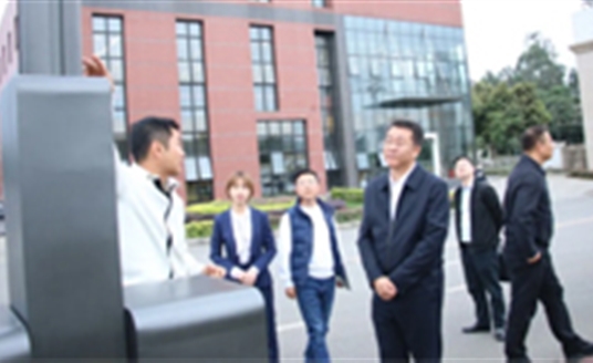 雙流區(qū)長(zhǎng)袁順明一行蒞臨華體科技參觀考察